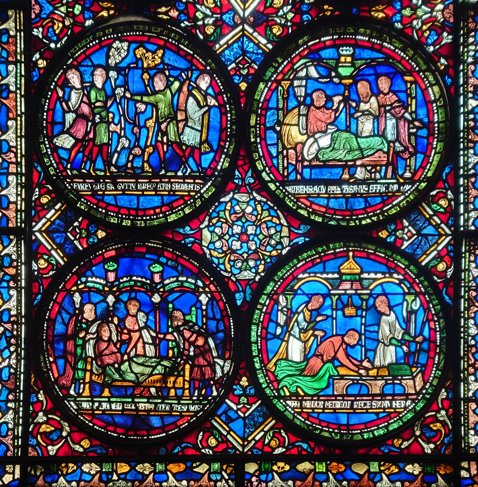 En rövarhistoria på fönstret i katedralen i Canterbury